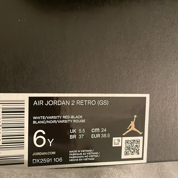 Jordan 2 Chicago Retro size 6Y. - Picture 6 of 6